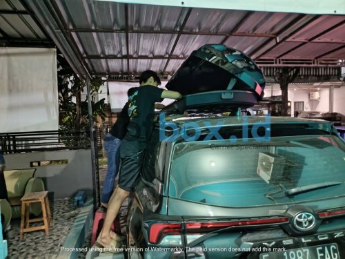 Customer Roofbox Installation 19