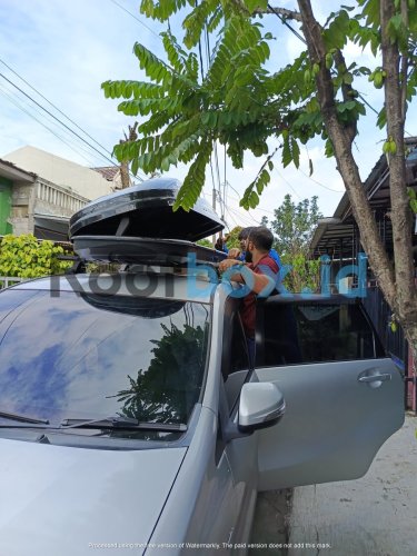 Customer Roofbox Installation 11